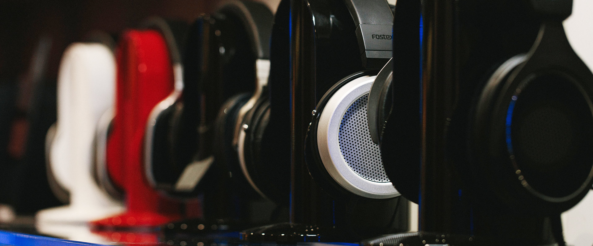Headphones & Earphones | Unilet Sound & Vision